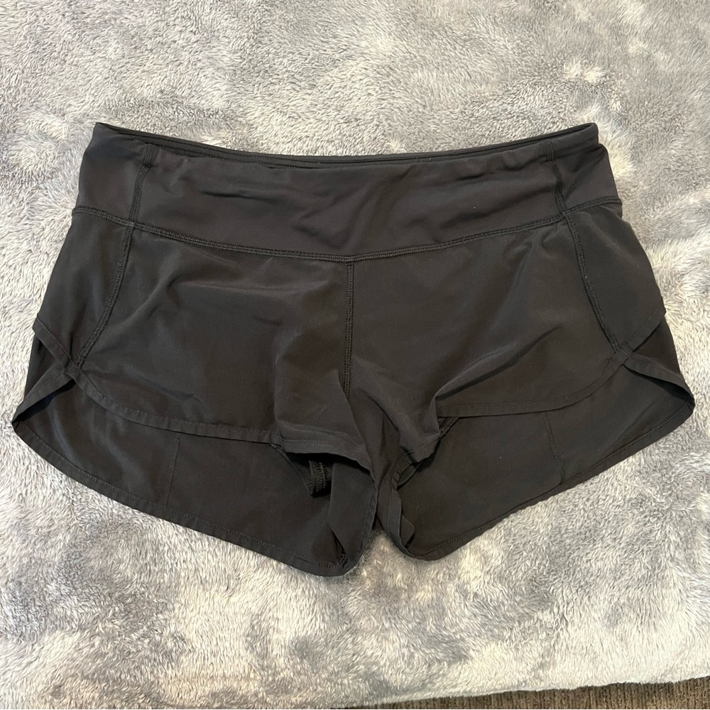 Lululemon Black 2.5” Low Rise Speed Up Shorts